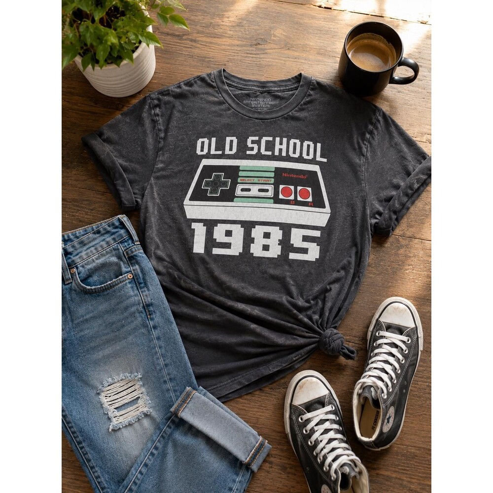 Vintage Nintendo “Old School 1985” Graphic Tee – Retro Gamer Shirt – Size Medium